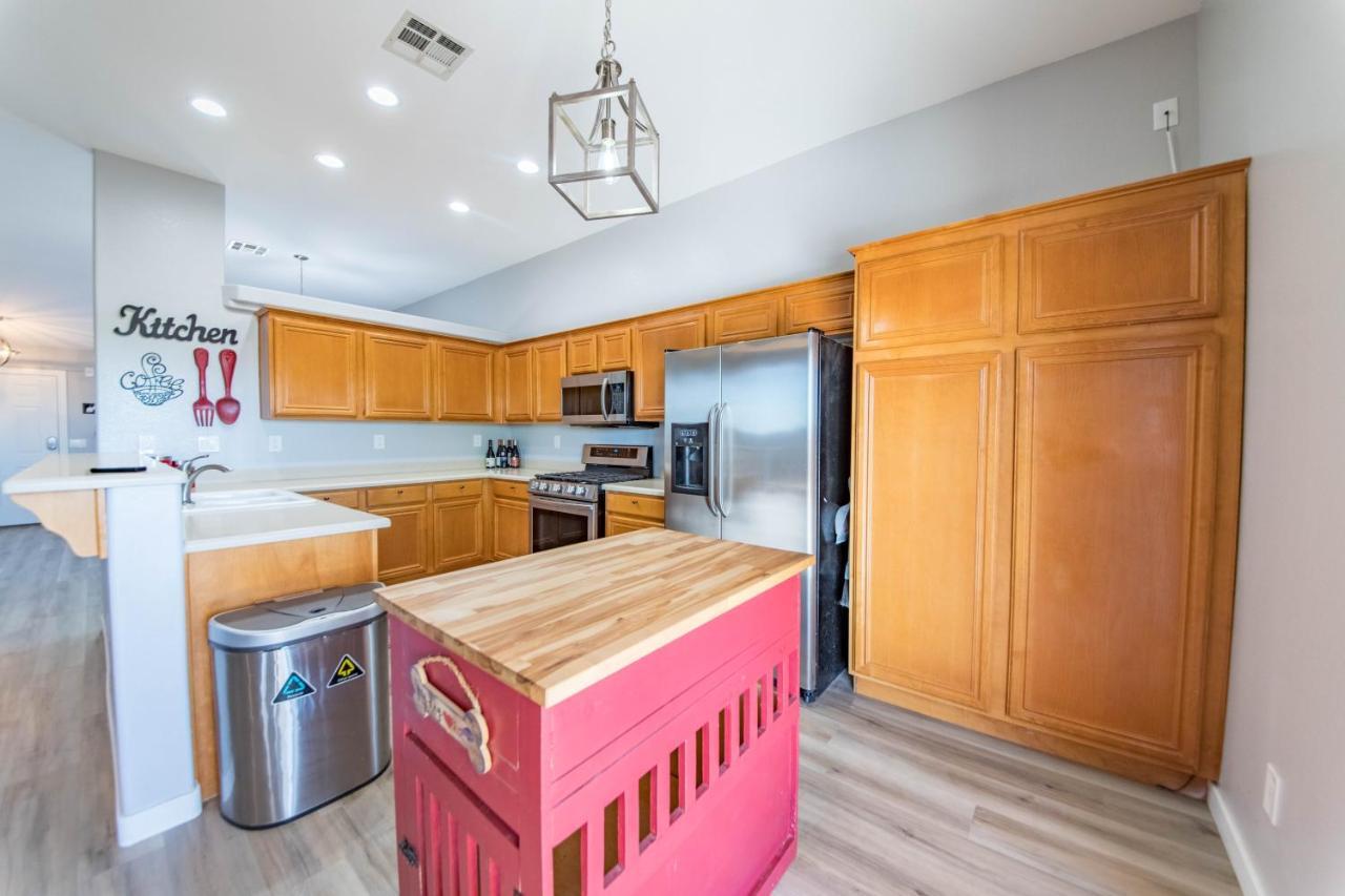 Gorgeous Las Vegas Home With Rv Parking Экстерьер фото